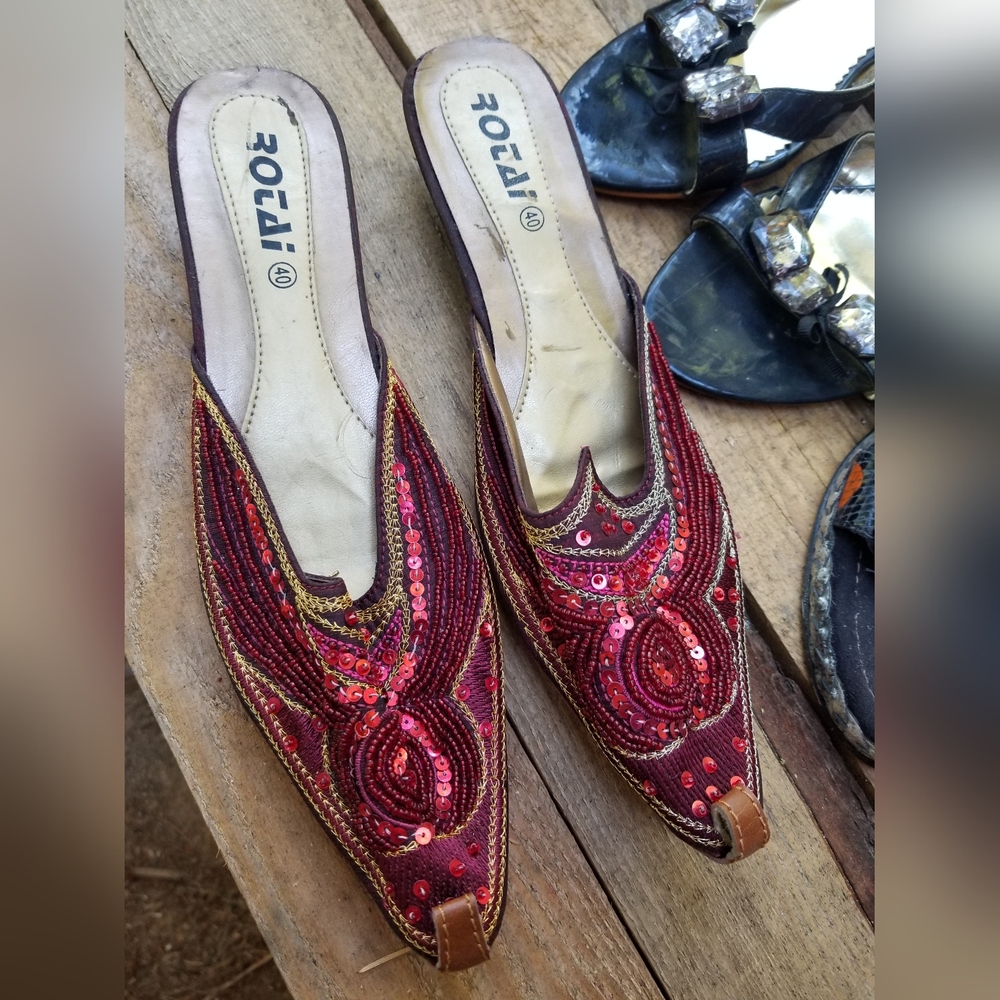 Size 8.5 Rotai High Heel Slippers Ladies Red Sequins Embroidery Magic shoes 40 e